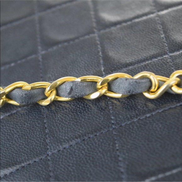 HOST PICK CHANEL AUTHENTIC MATALASSE FLAP VINTAGE - Picture 6 of 10